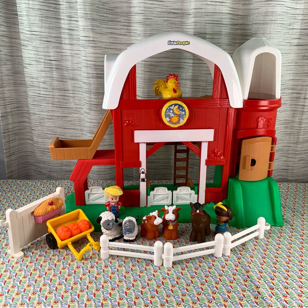 Little People Fun Sound Farm. Red Barn and Farm Playset with Farm Animals.
